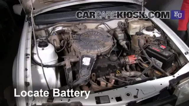 1990 Opel Kadett 1.4 i 1.4L 4 Cyl. Batterie Changement